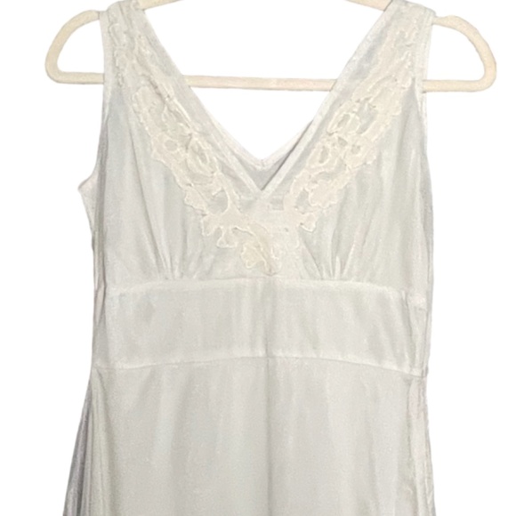 Cream Fairy core Mesh Lined Embroidered Asymmetrical Hem - Picture 2 of 6